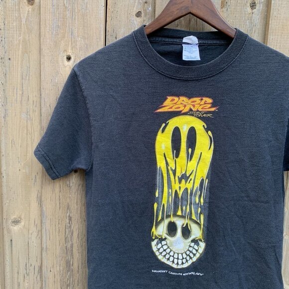 Vintage Other - Vintage 1997 Drop Zone Canadas Wonderland Graphic T Shirt Small